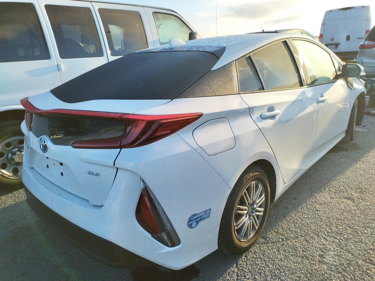 Photo 4 from auction – 2021 TOYOTA PRIUS PRIM with VIN JTDKAMFP9M3195490