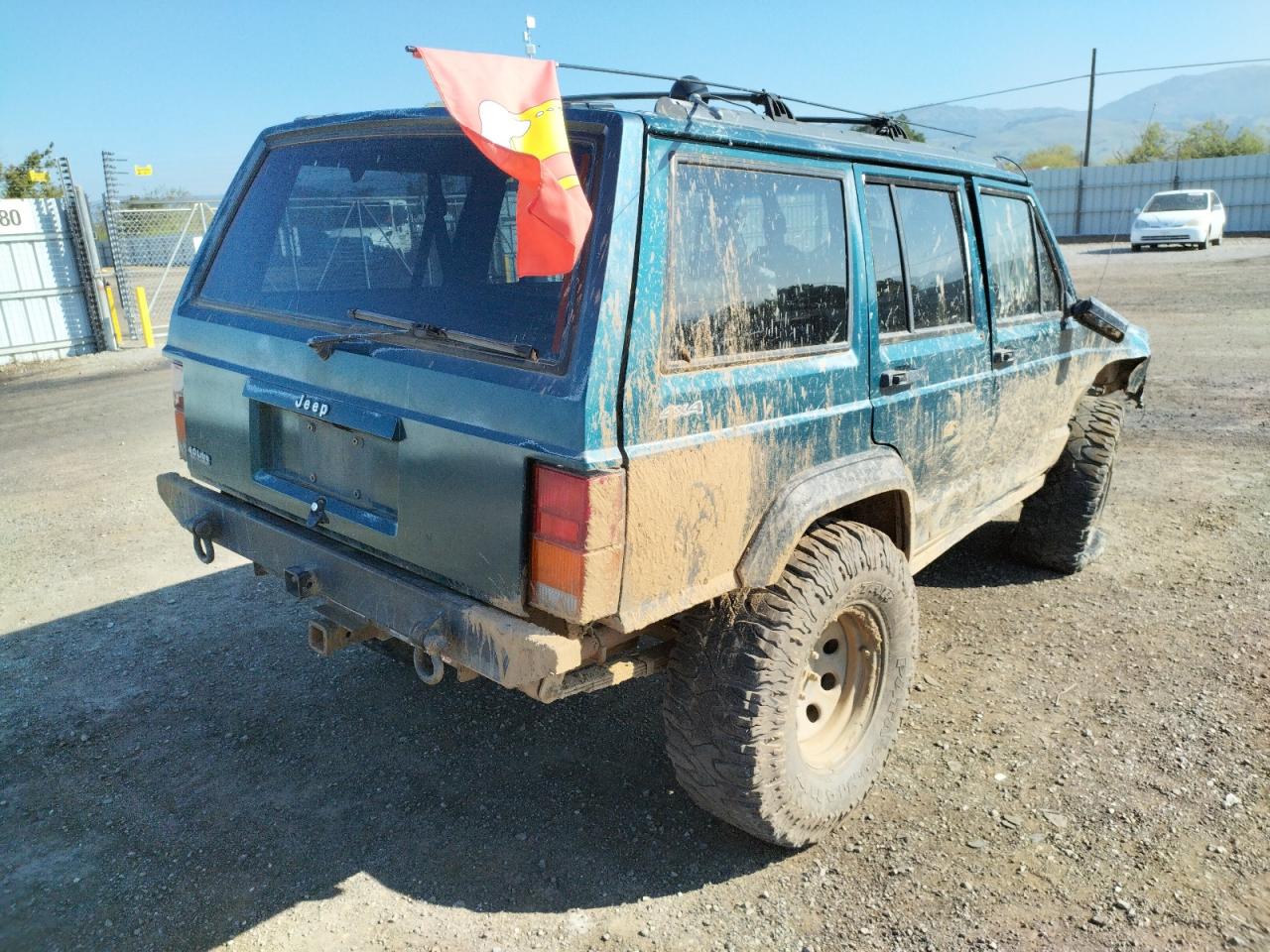 Photo 4 from auction – 1996 JEEP CHEROKEE S with VIN 1J4FJ68S2TL232905