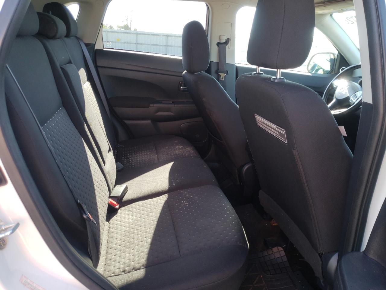 Photo 6 from auction – 2011 MITSUBISHI OUTLANDER with VIN JA4AR4AU3BZ022148