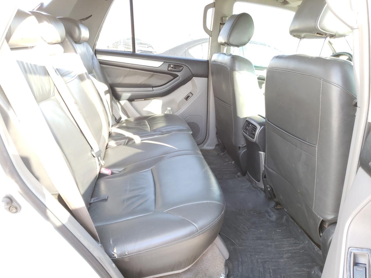 Photo 6 from auction – 2004 TOYOTA 4RUNNER SR with VIN JTEBT14RX48012576