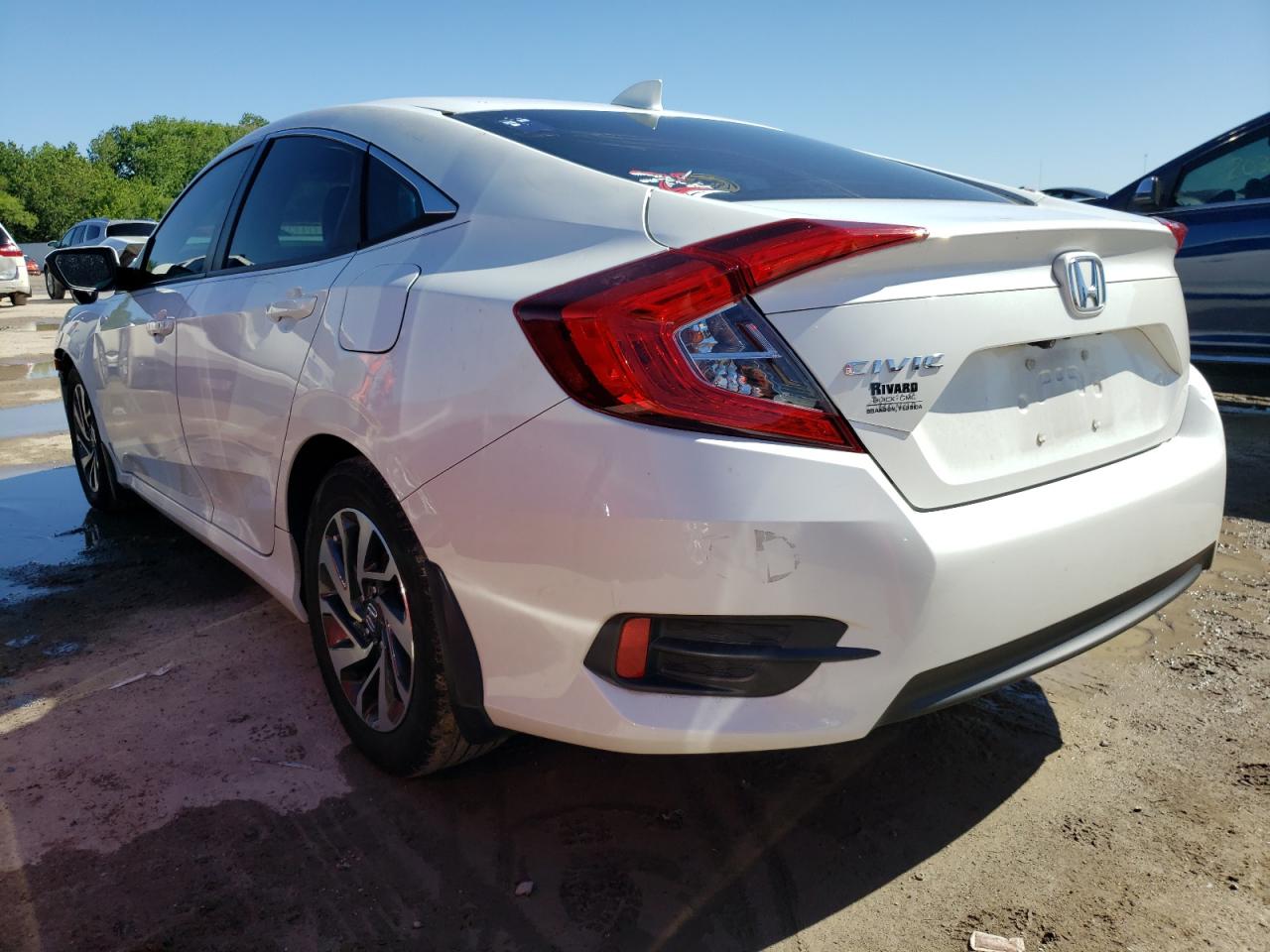 Photo 3 from auction – 2017 HONDA CIVIC EX with VIN 19XFC2F72HE047633