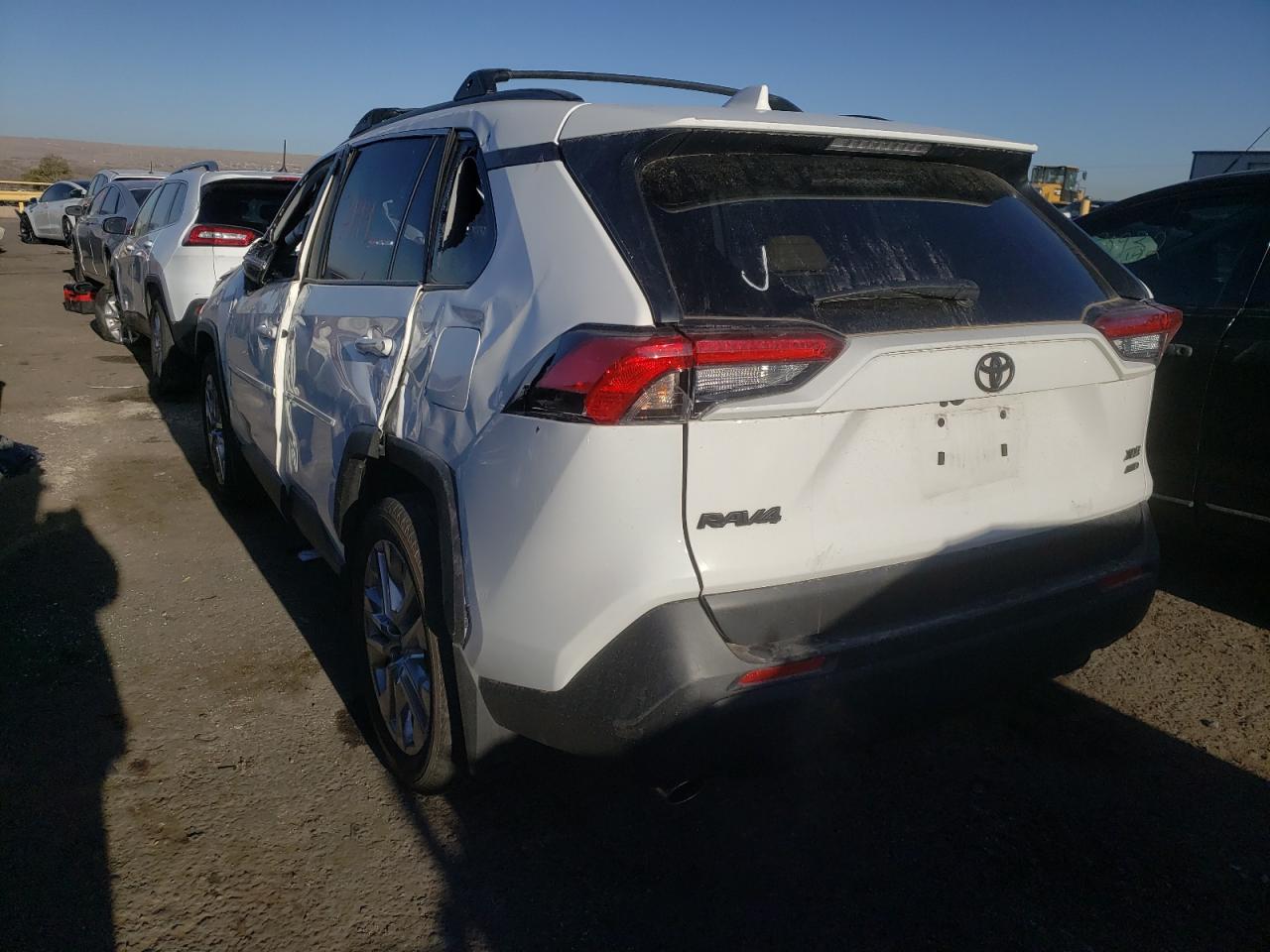 Photo 3 from auction – 2020 TOYOTA RAV4 XLE P with VIN JTMA1RFVXLD066254