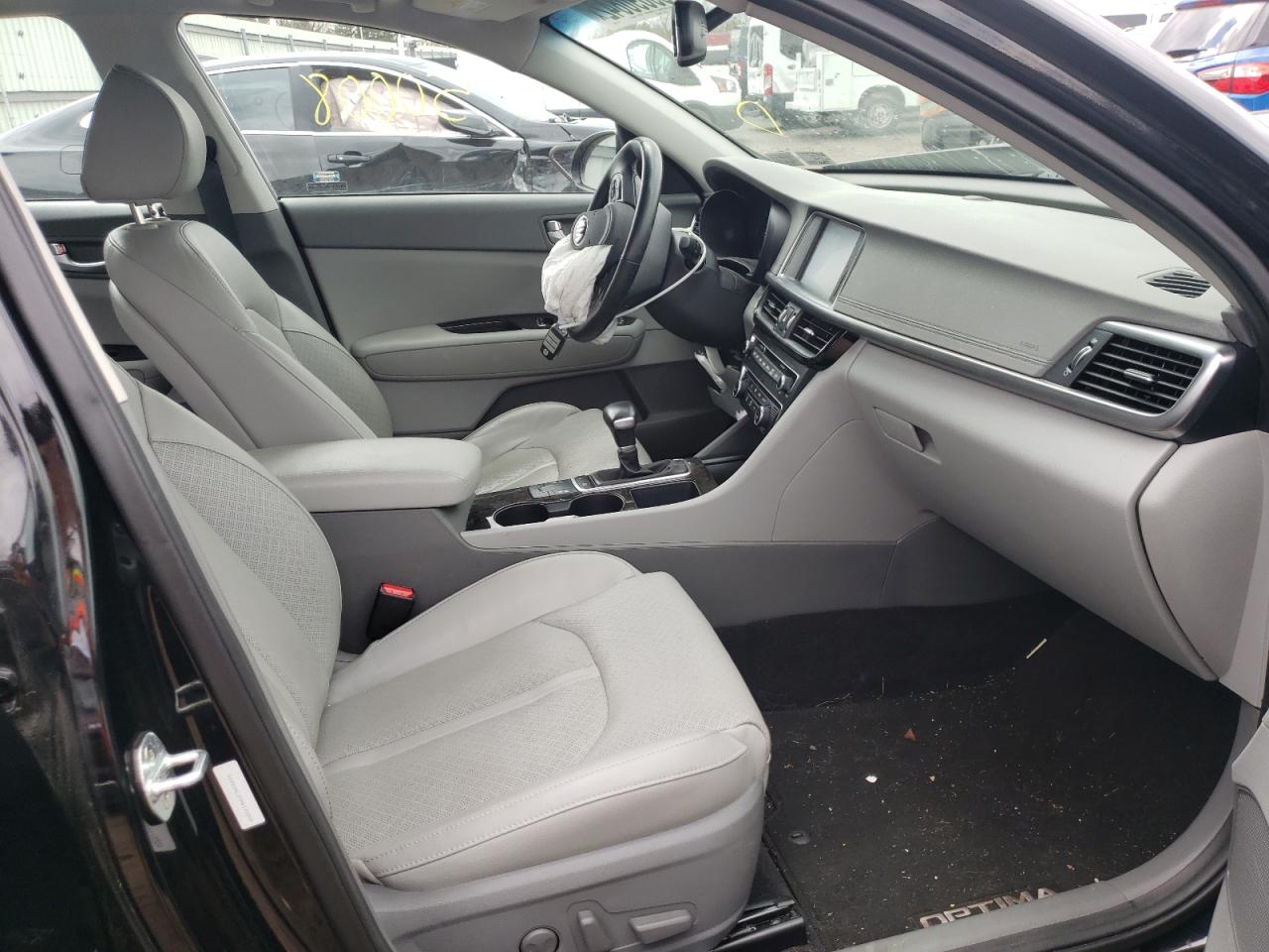 Photo 5 from auction – 2017 KIA OPTIMA EX with VIN 5XXGU4L37HG175209