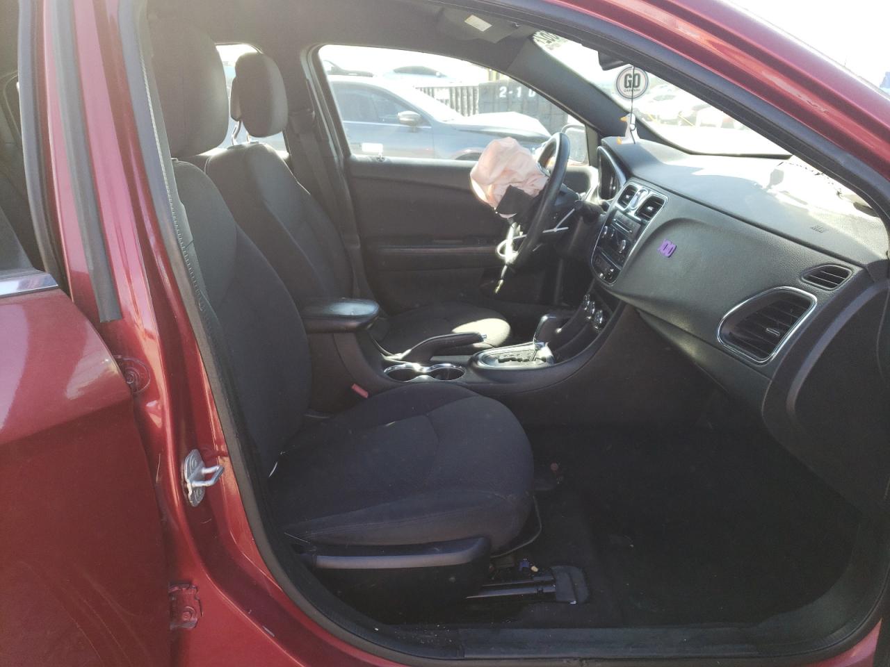 Photo 5 from auction – 2014 CHRYSLER 200 LX with VIN 1C3CCBAG8EN137164