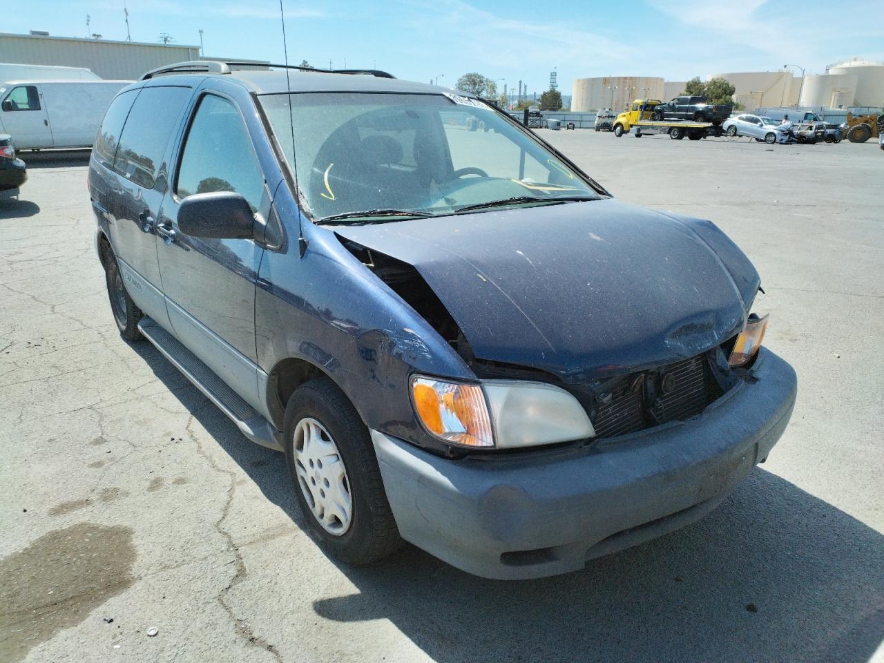 TOYOTA SIENNA 2002 con VIN 4T3ZF13C52U499250 - Foto de la subasta