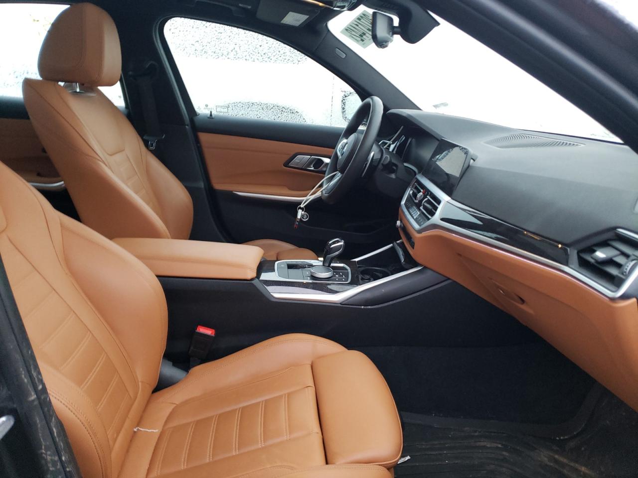 Photo 5 from auction – 2020 BMW 330XI with VIN 3MW5R7J03L8B36438