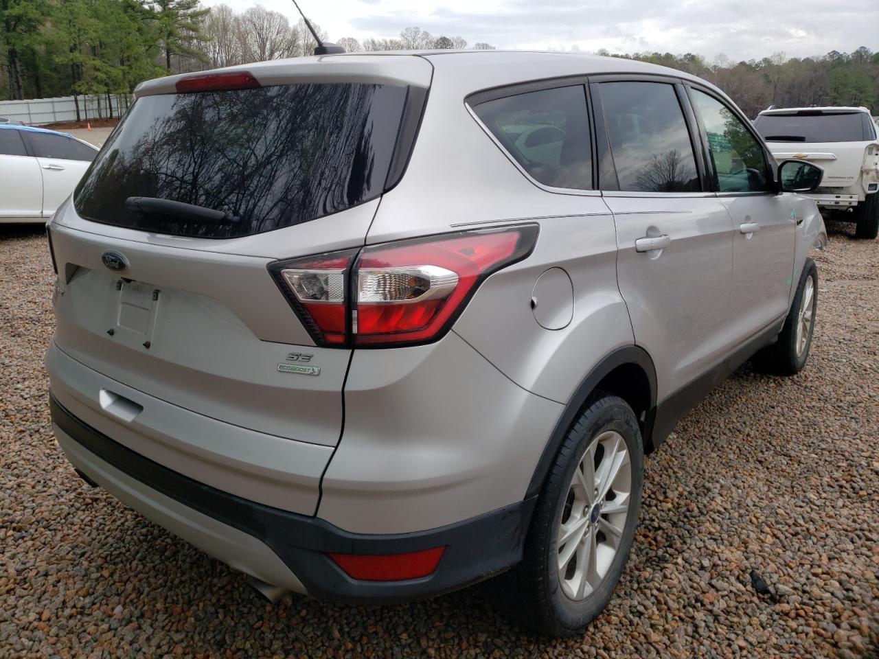 Photo 4 from auction – 2017 FORD ESCAPE SE with VIN 1FMCU0GD8HUA52471