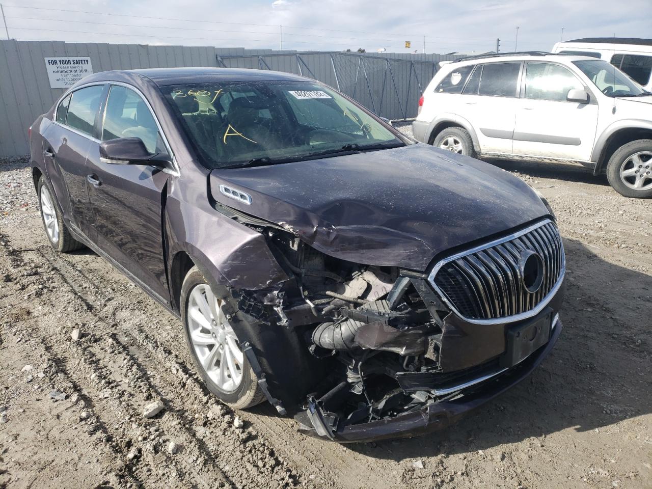 BUICK LACROSSE 2014 with VIN 1G4GB5G39EF275422 - Photo from auction