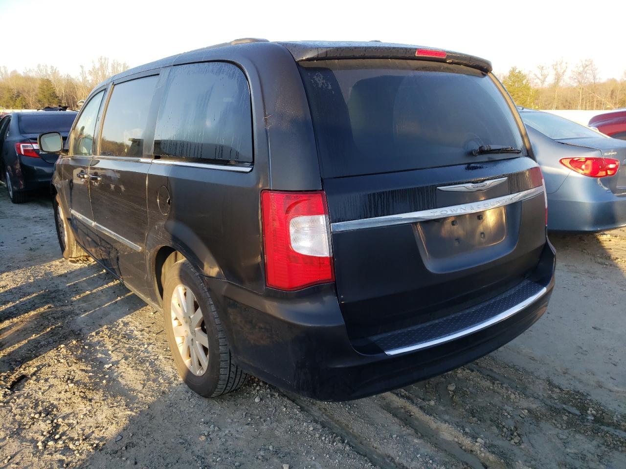 Photo 3 from auction – 2015 CHRYSLER TOWN & COU with VIN 2C4RC1BG2FR603108