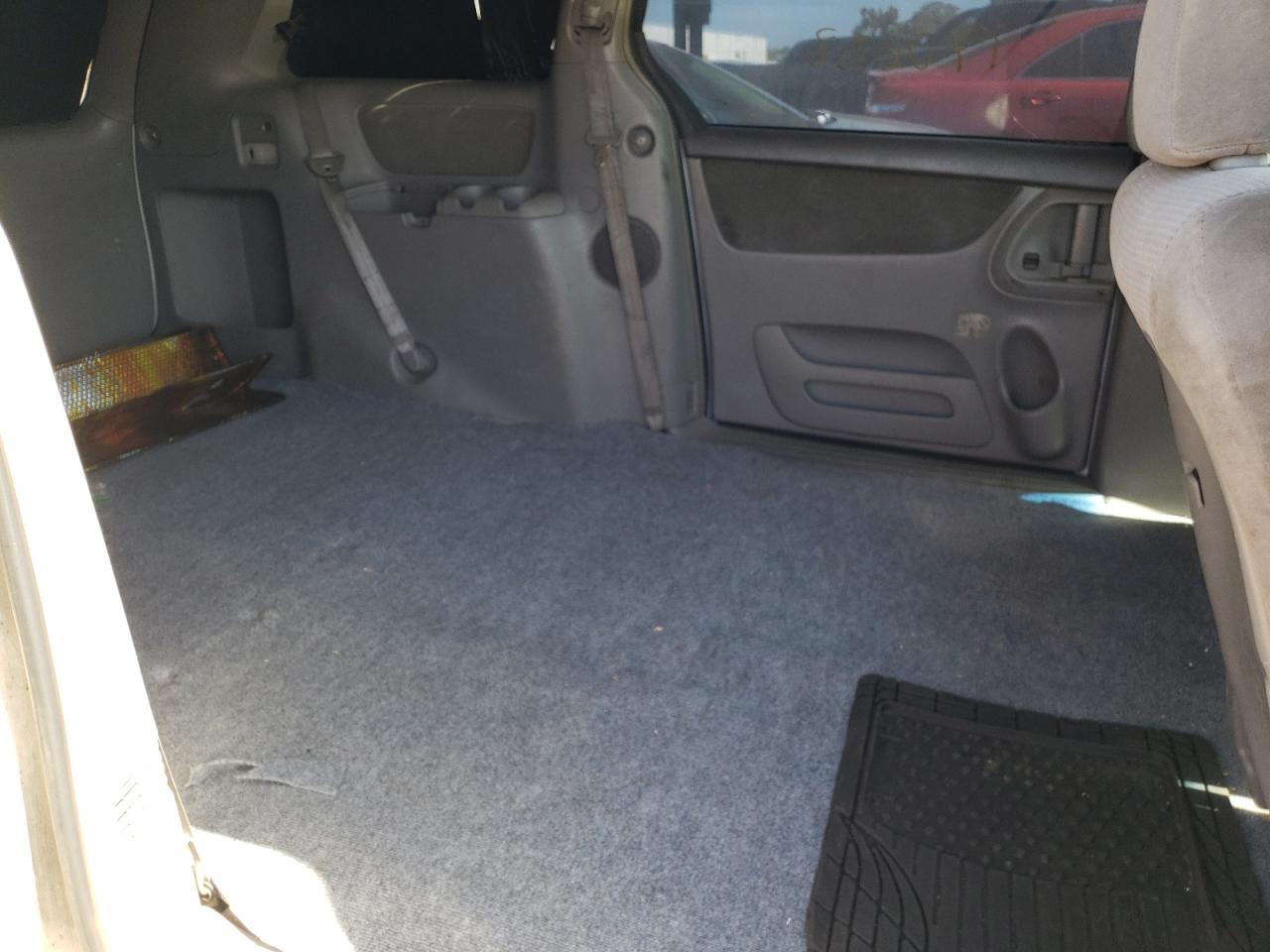 Photo 6 from auction – 2004 TOYOTA SIENNA CE with VIN 5TDZA23C34S113644