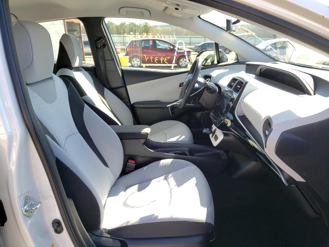 Photo 5 from auction – 2016 TOYOTA PRIUS with VIN JTDKBRFU2G3502079