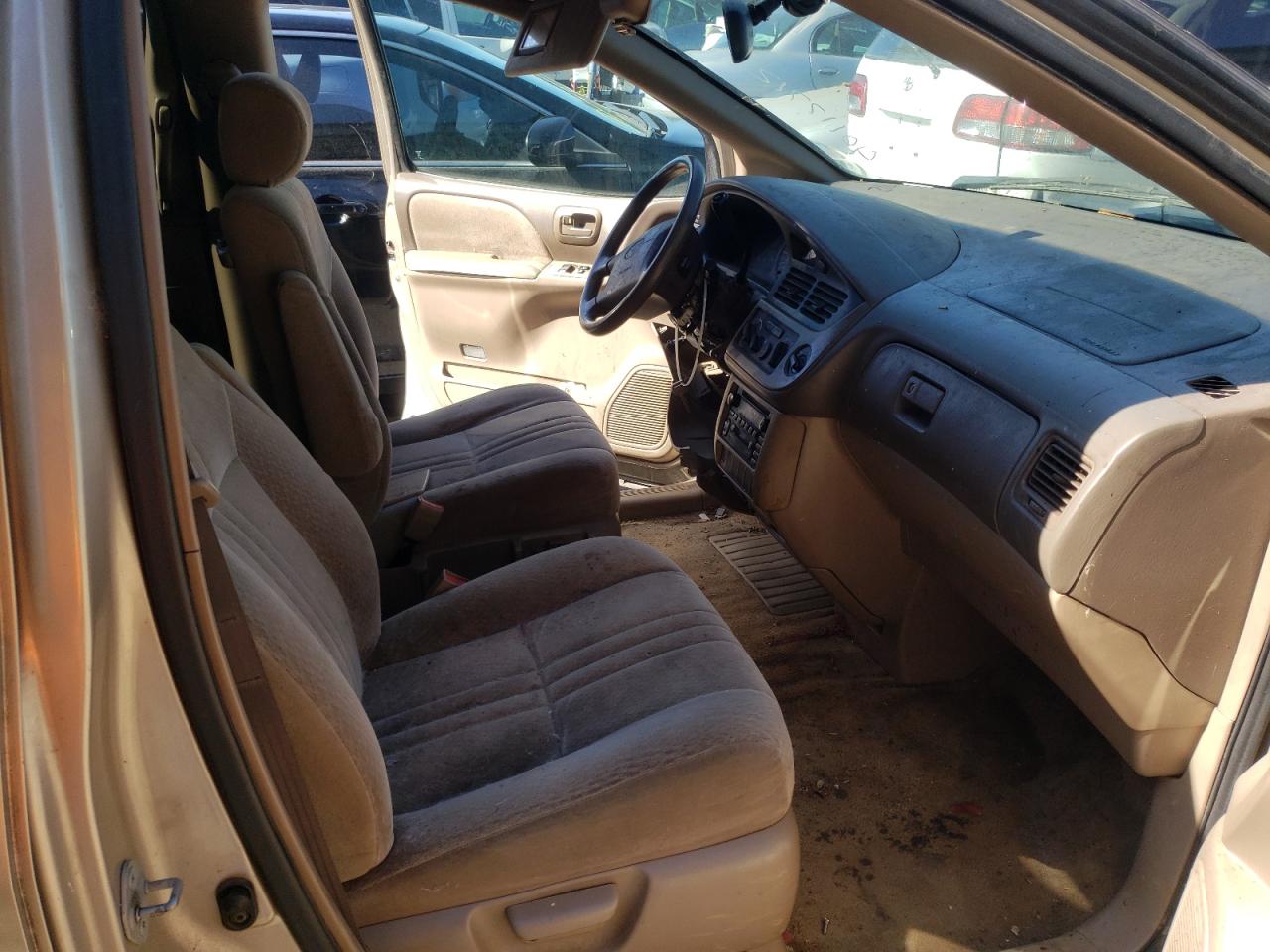 Photo 5 from auction – 2002 TOYOTA SIENNA CE with VIN 4T3ZF19C12U488222