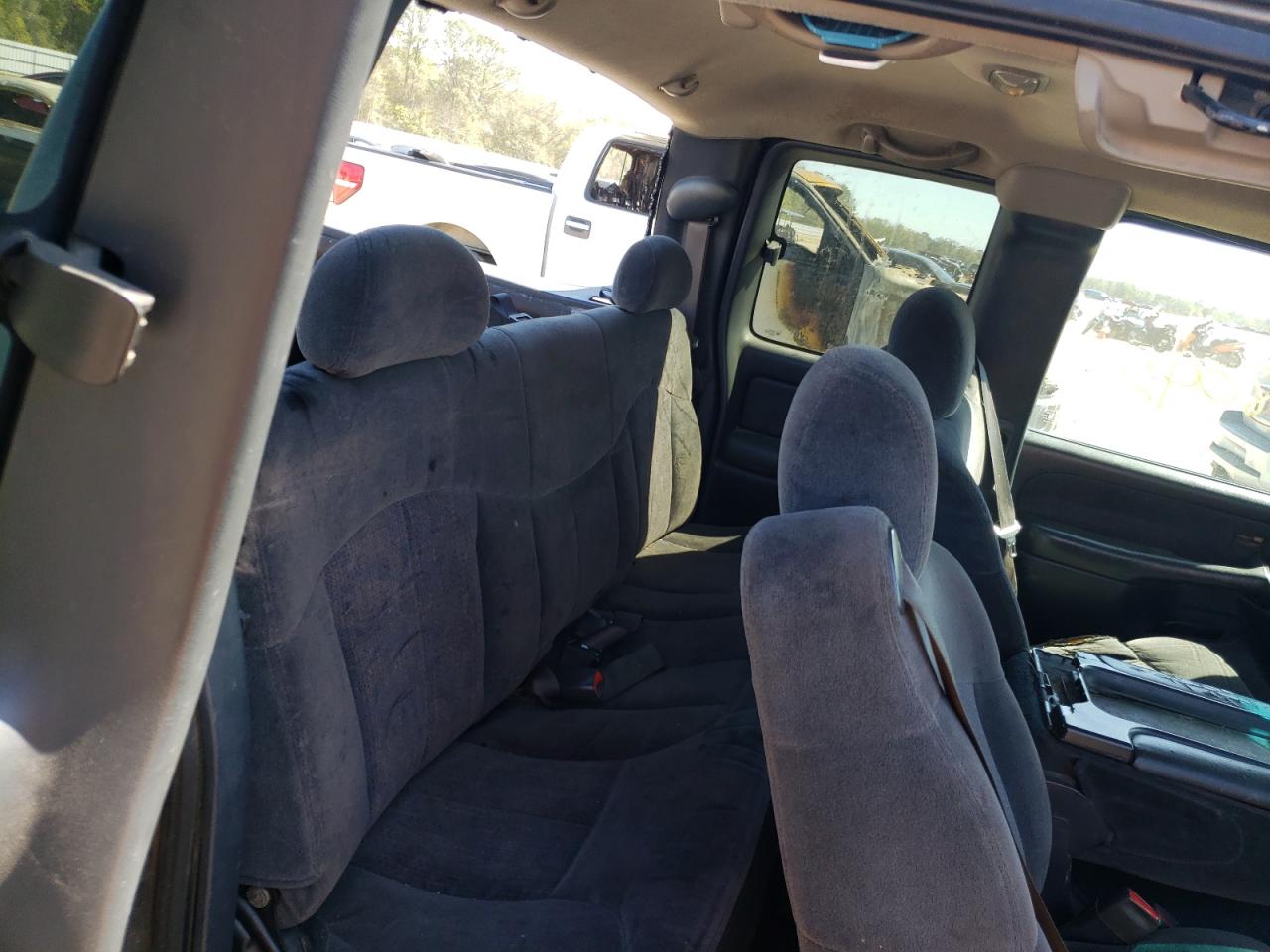 Photo 6 from auction – 2001 CHEVROLET SILVRDO LT with VIN 2GCEC19V611377181