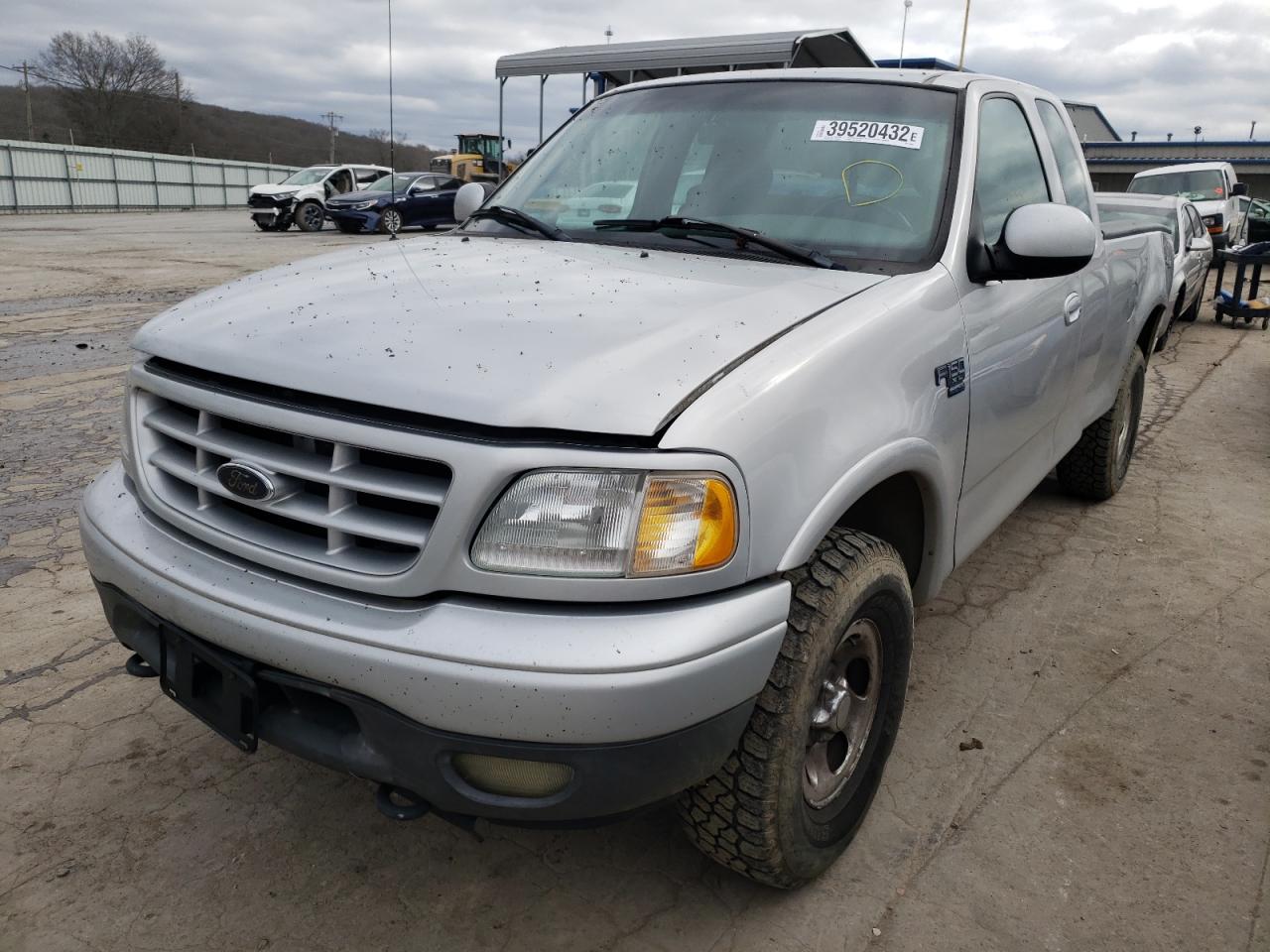 Photo 2 from auction – 2002 FORD F150 with VIN 1FTRX18W72KA56803