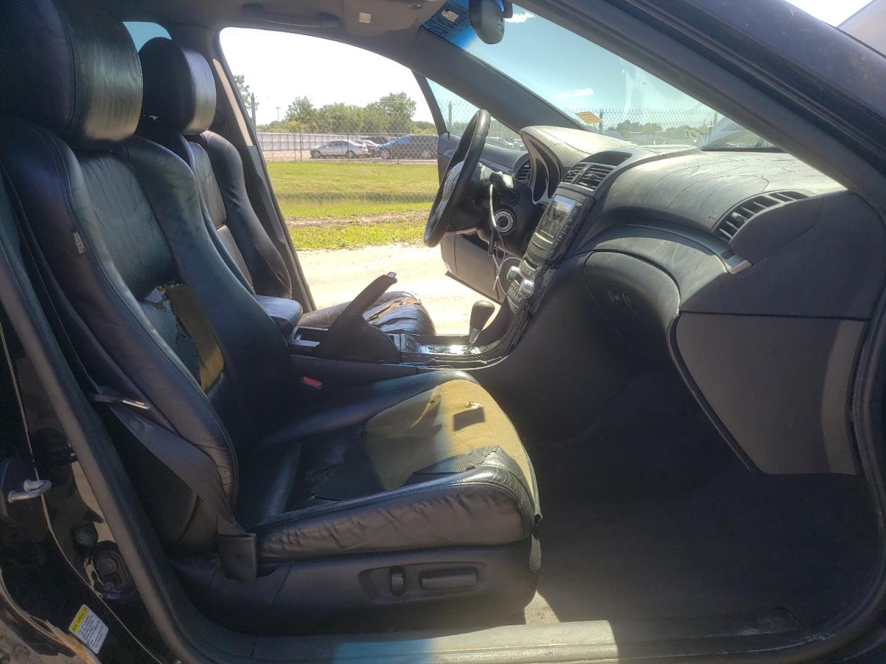 Photo 5 from auction – 2005 ACURA TL with VIN 19UUA66205A069655