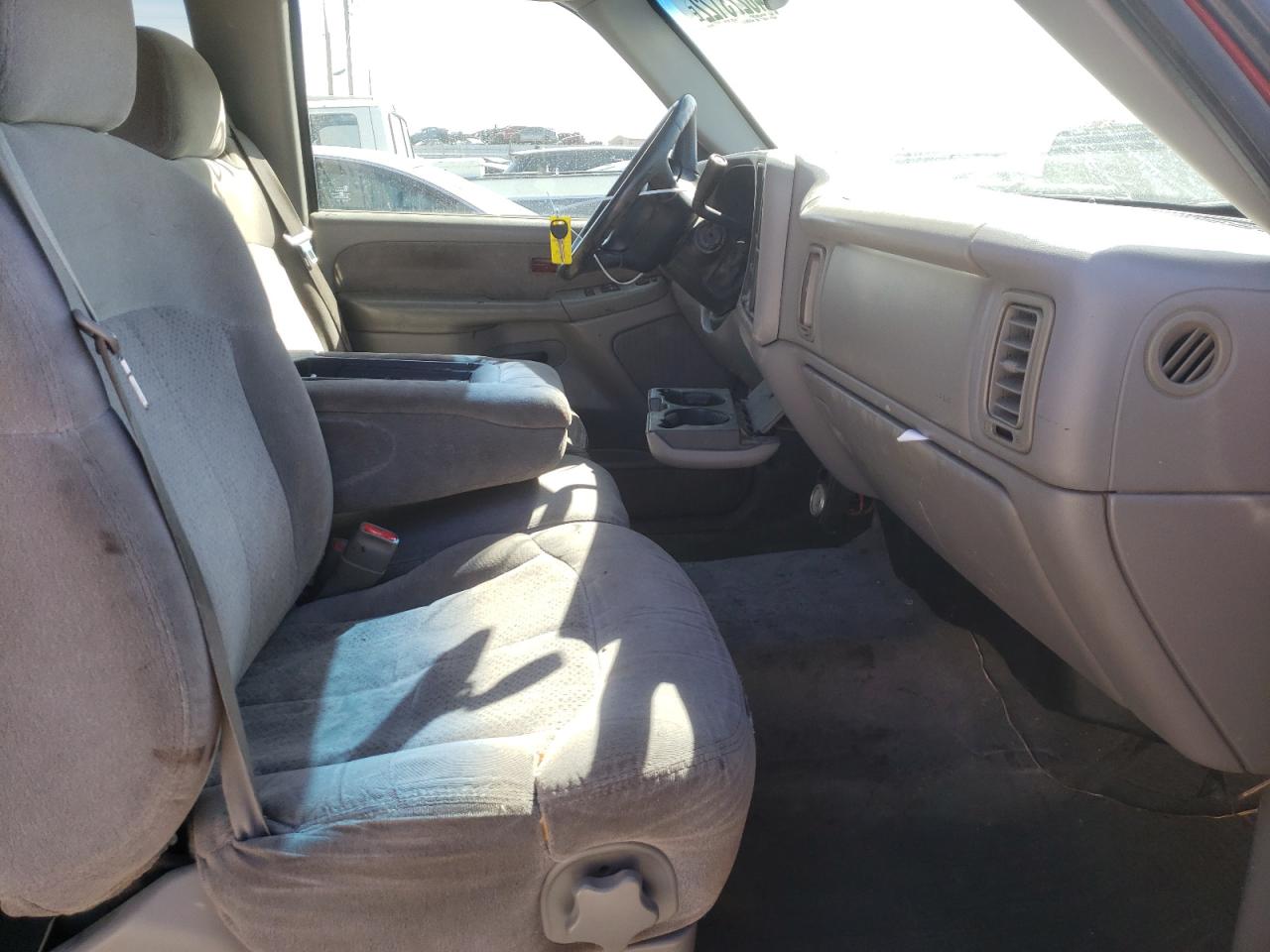 Photo 5 from auction – 2000 CHEVROLET SILVERADO with VIN 1GCEK19T8YE162234