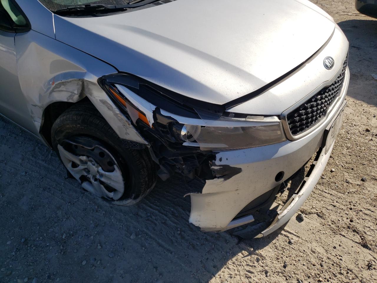 Photo 9 from auction – 2017 KIA FORTE LX with VIN 3KPFL4A70HE066166