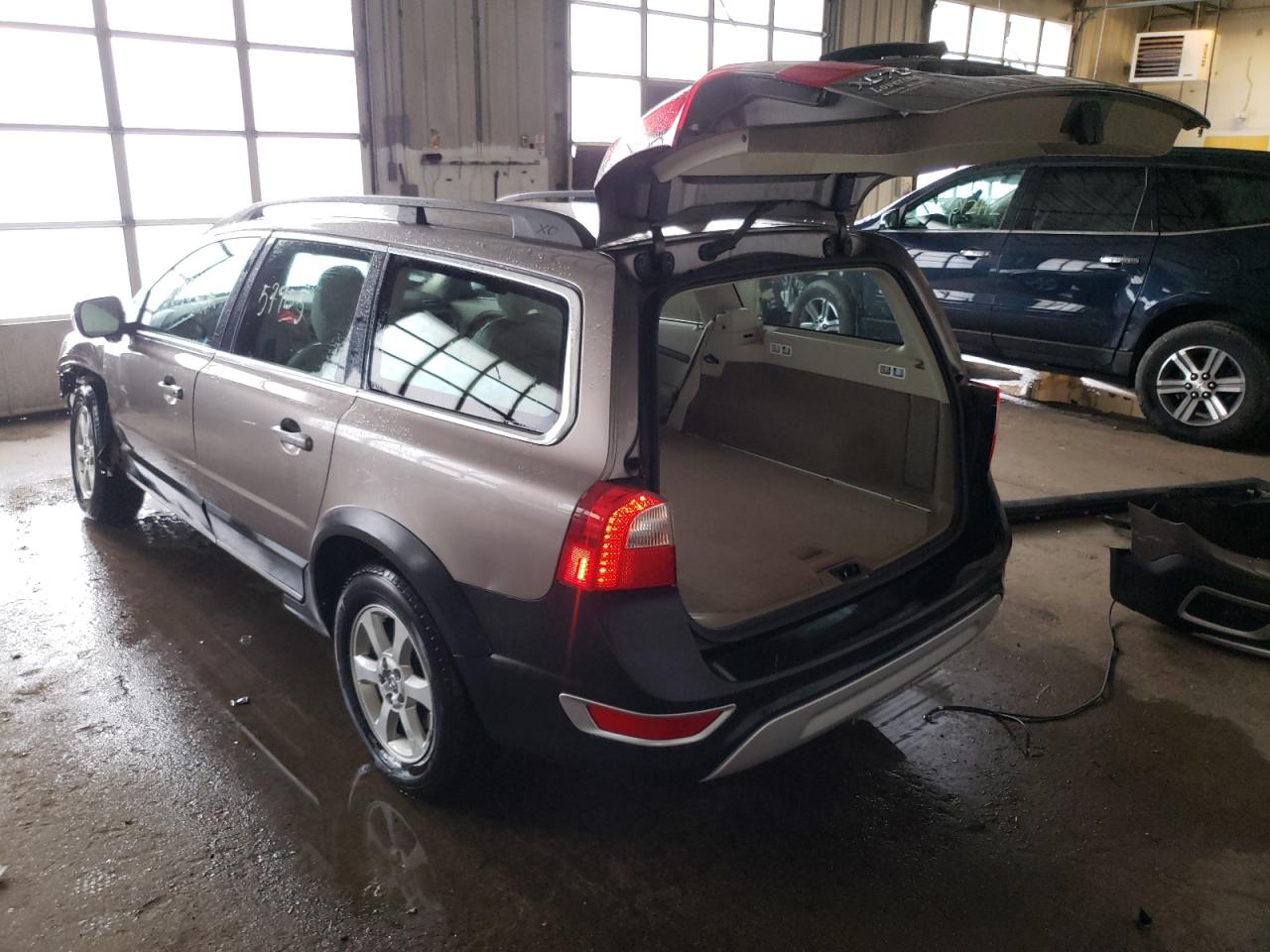 Photo 3 from auction – 2011 VOLVO XC70 3.2 with VIN YV4940BZ2B1105088
