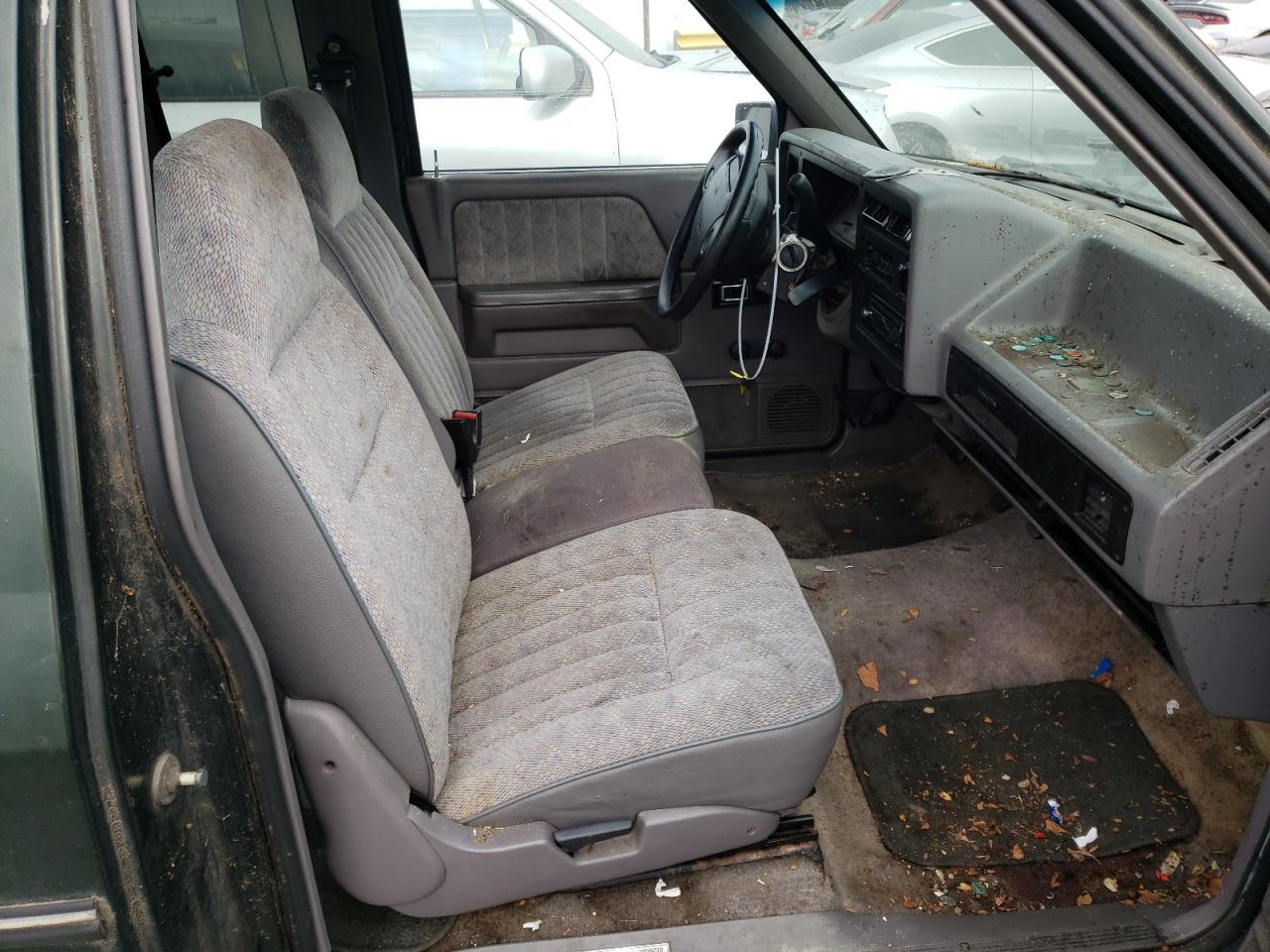 Photo 5 from auction – 1996 DODGE DAKOTA with VIN 1B7GL23X6TS561855