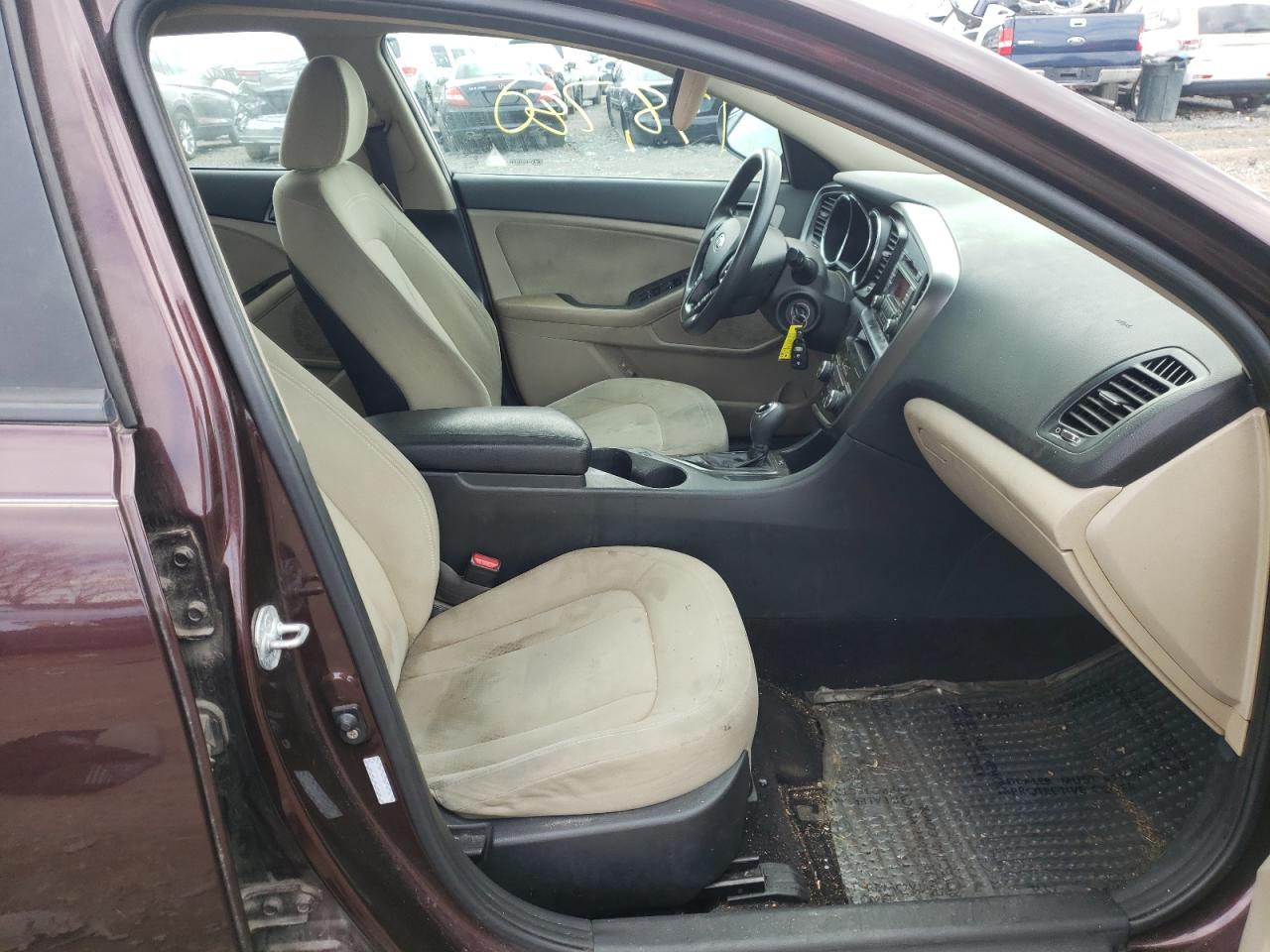 Photo 5 from auction – 2011 KIA OPTIMA LX with VIN KNAGM4A73B5099566