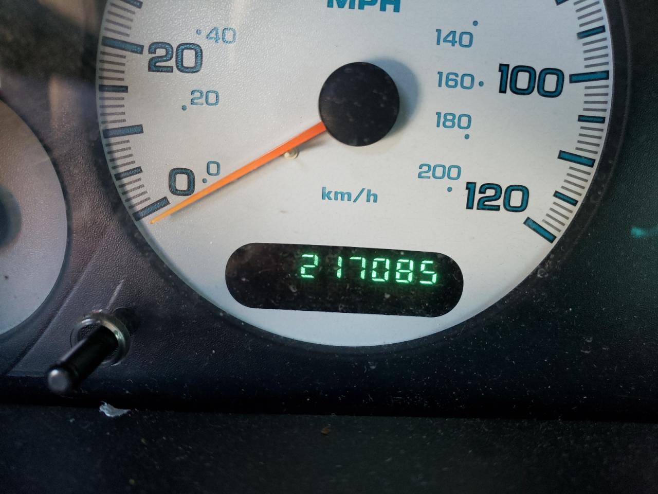 Photo 8 from auction – 2002 CHRYSLER TOWN & COU with VIN 2C8GP74L92R536492