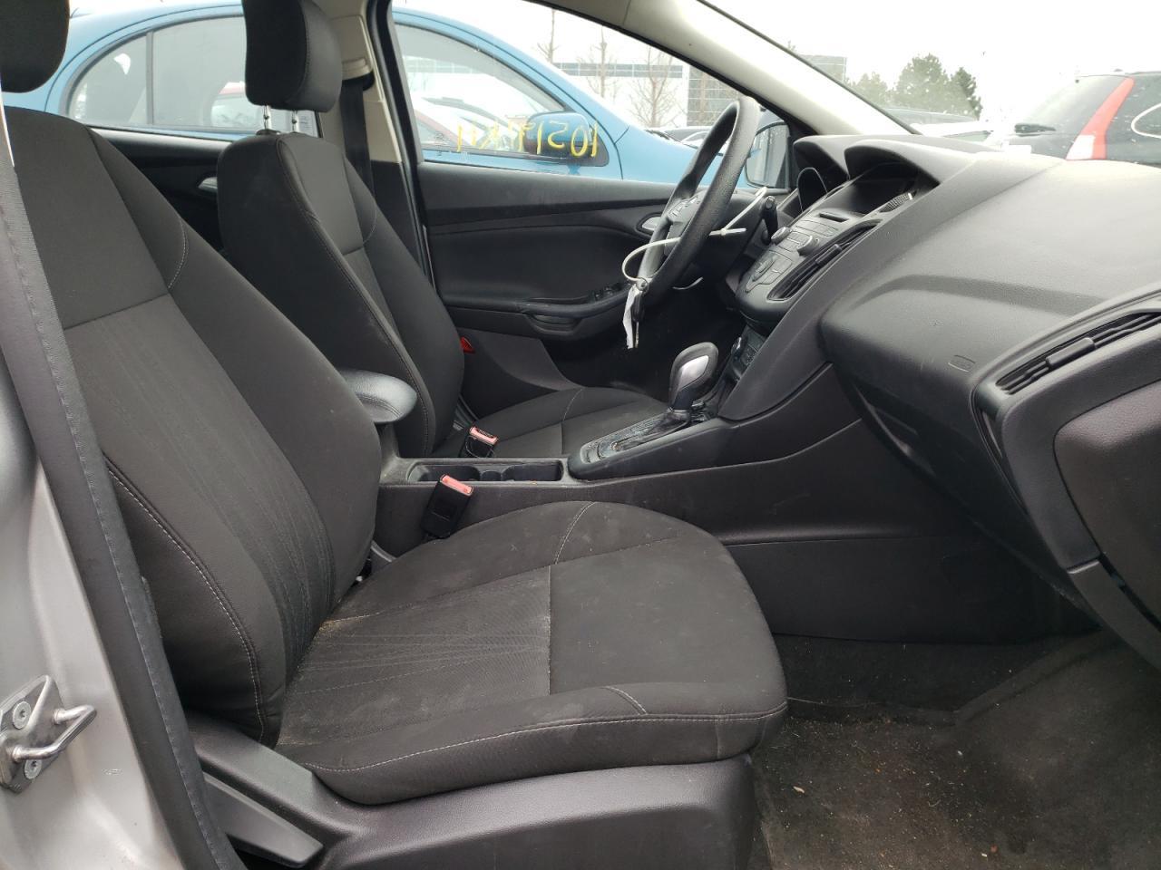 Photo 5 from auction – 2017 FORD FOCUS SE with VIN 1FADP3K26HL273215
