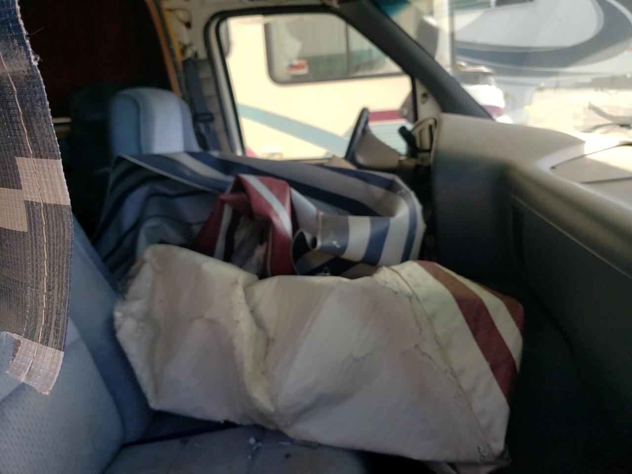 Photo 5 from auction – 1994 FORD ECONOLINE with VIN 1FDKE30GXPHB96478