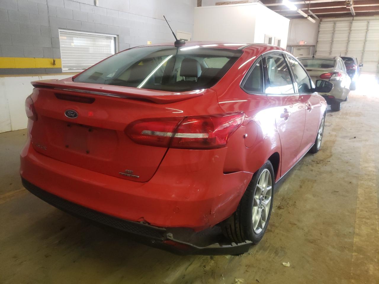 Photo 4 from auction – 2015 FORD FOCUS SE with VIN 1FADP3F23FL338786