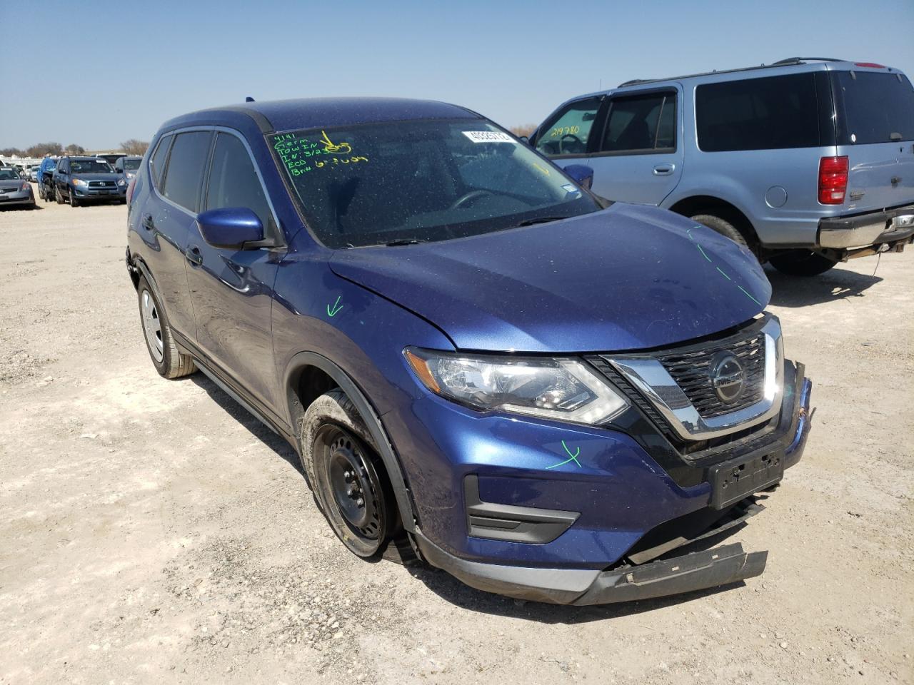 NISSAN ROGUE S 2018 with VIN KNMAT2MT5JP617009 - Photo from auction