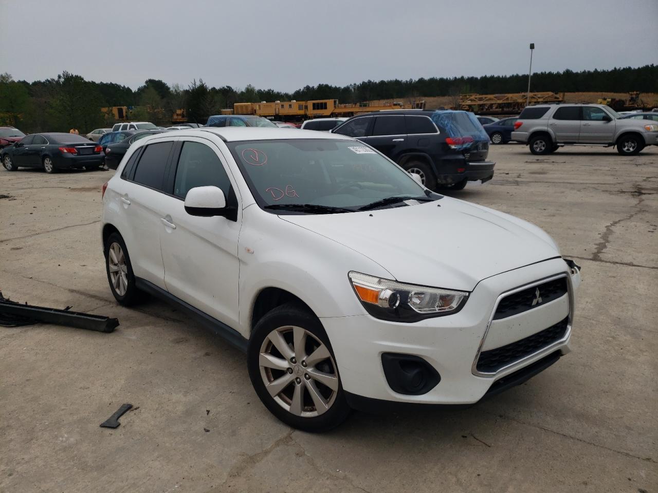 MITSUBISHI OUTLANDER 2014 z numerem VIN 4A4AP3AU9EE002366 - Zdjęcie z aukcji