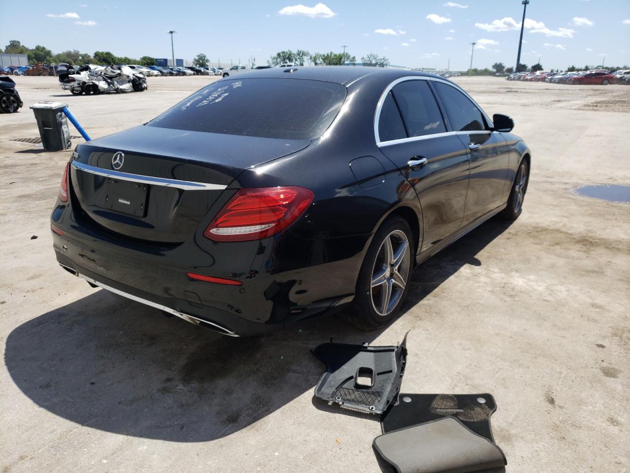 Photo 4 from auction – 2017 MERCEDES-BENZ E 300 with VIN WDDZF4JB2HA007816