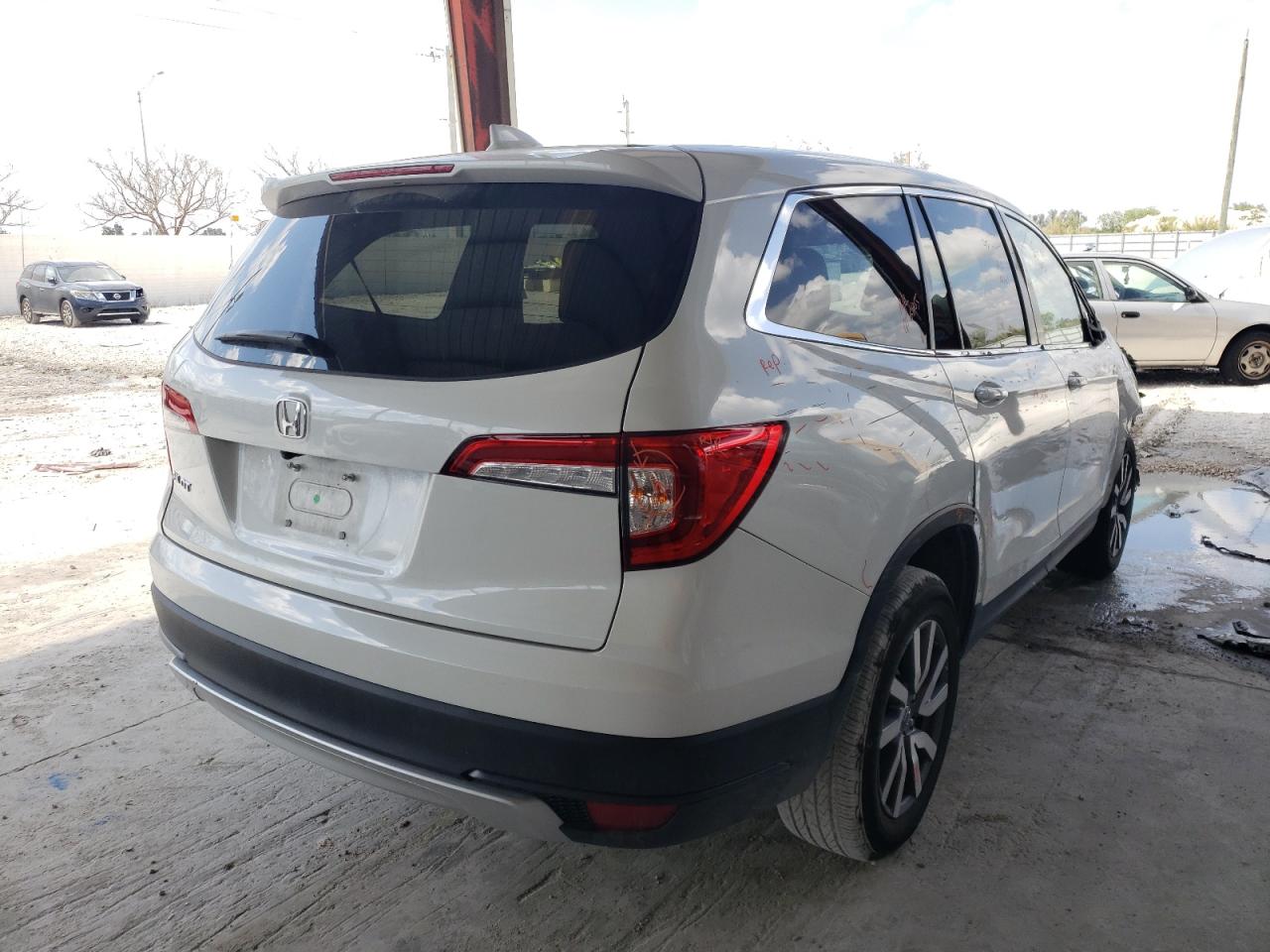 Photo 4 from auction – 2021 HONDA PILOT EX with VIN 5FNYF5H39MB025533