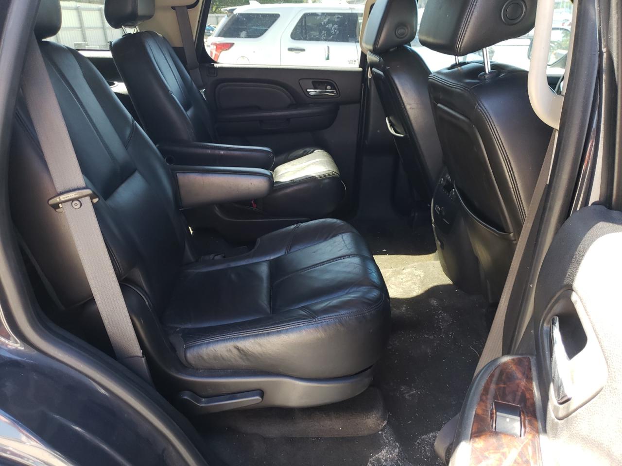 Photo 6 from auction – 2008 GMC YUKON DENA with VIN 1GKFK63828J154857