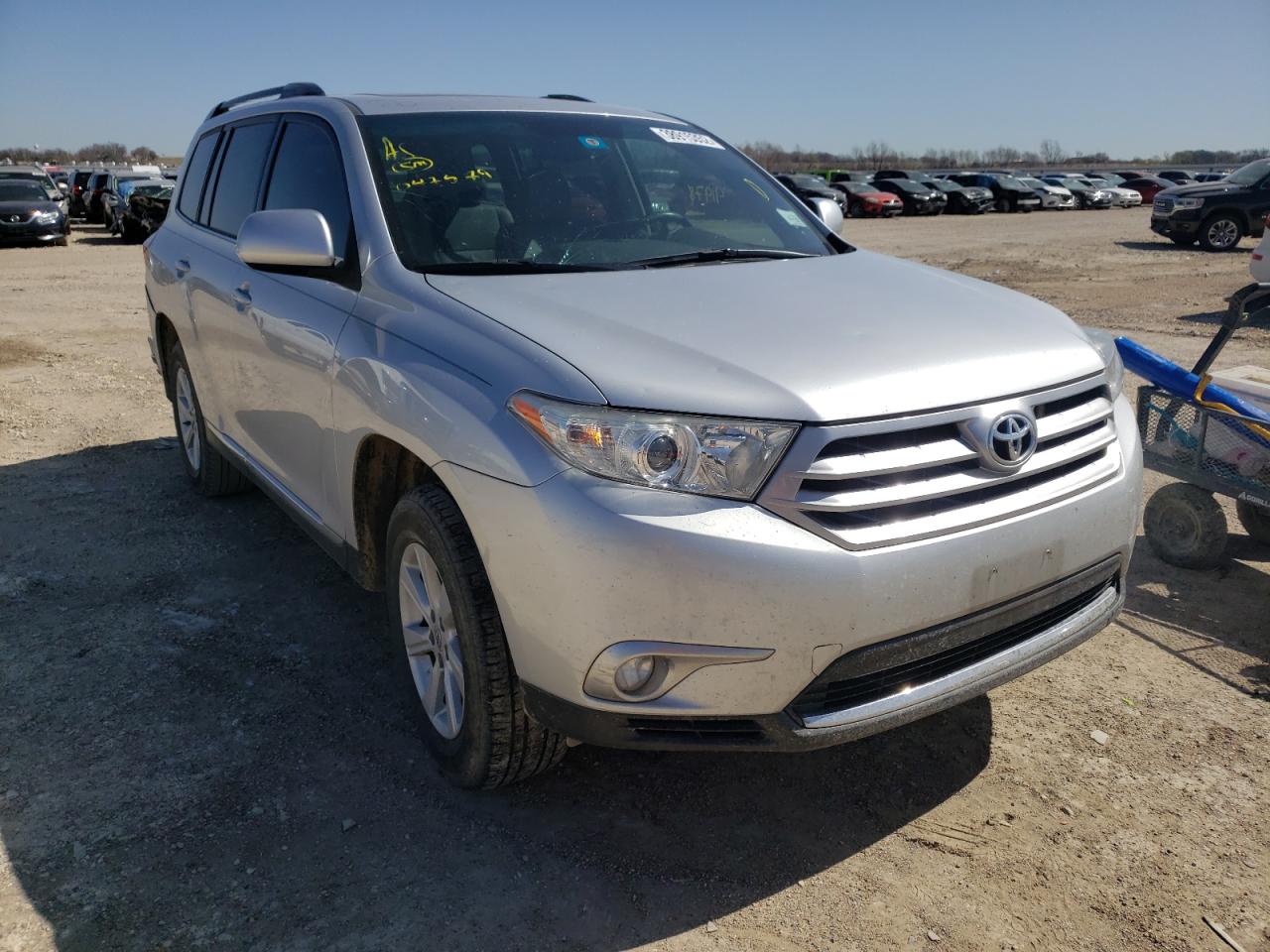 TOYOTA HIGHLANDER 2011 with VIN 5TDZK3EH4BS047579 - Photo from auction