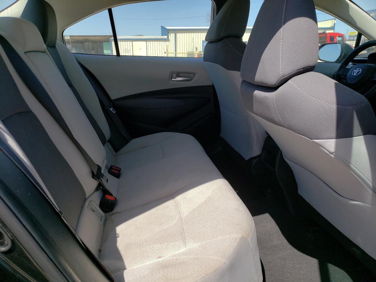 Photo 6 from auction – 2020 TOYOTA COROLLA LE with VIN 5YFEPRAEXLP106062