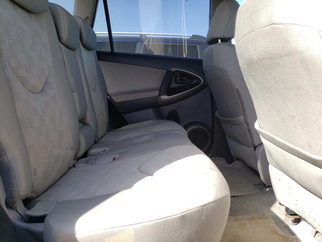 Photo 6 from auction – 2010 TOYOTA RAV4 with VIN 2T3BF4DV1AW044896