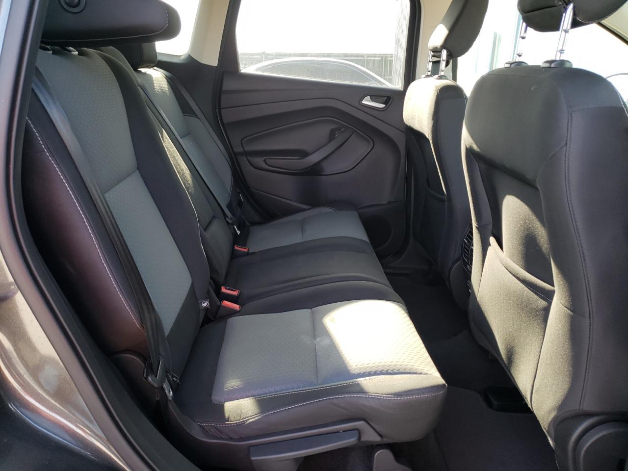 Photo 6 from auction – 2019 FORD ESCAPE SE with VIN 1FMCU0GD4KUA11889