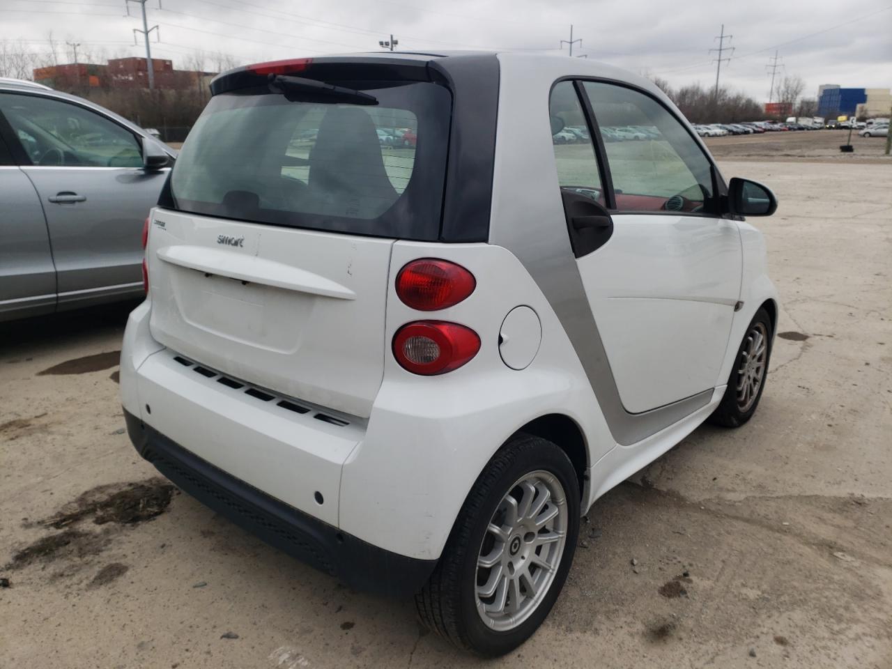 Photo 4 from auction – 2013 SMART FORTWO PUR with VIN WMEEJ3BA5DK599242
