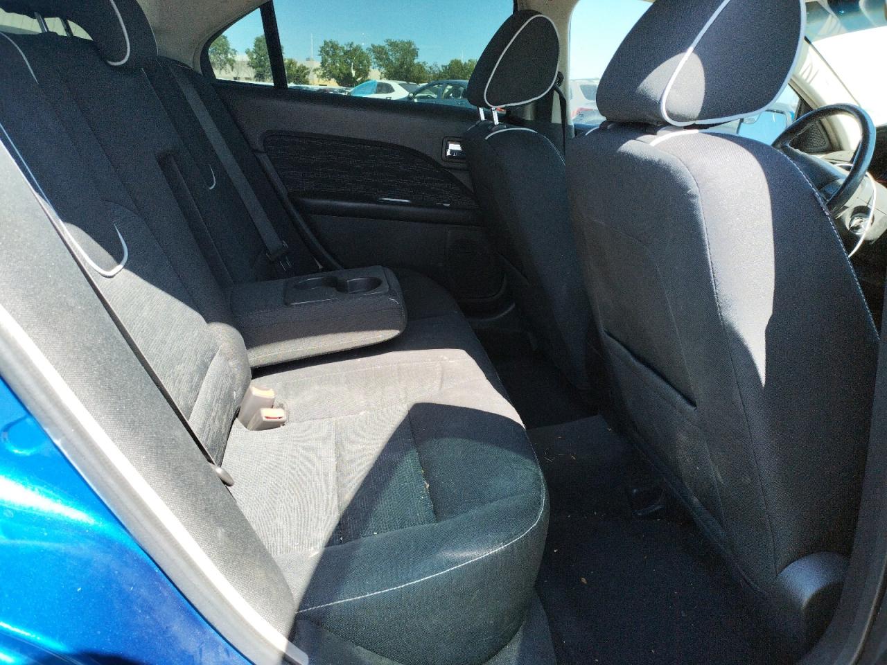 Photo 6 from auction – 2011 FORD FUSION SE with VIN 3FAHP0HA0BR108705