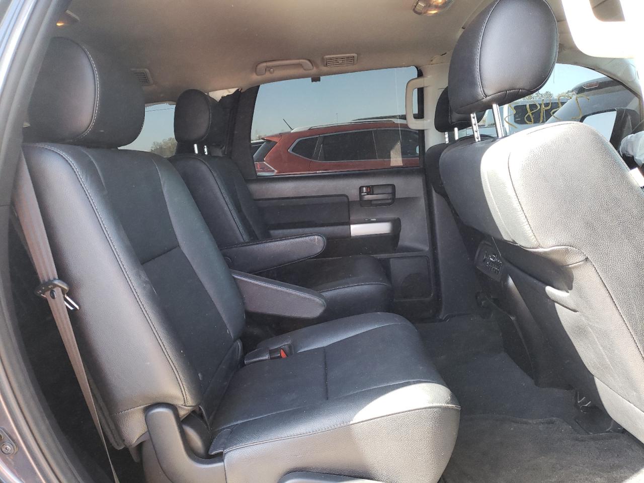 Photo 6 from auction – 2019 TOYOTA SEQUOIA SR with VIN 5TDBY5G13KS172889