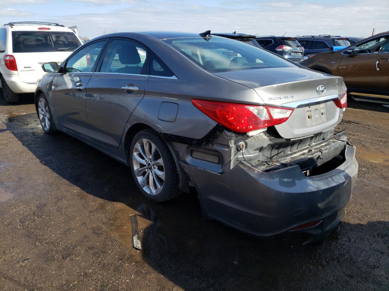 Photo 3 from auction – 2013 HYUNDAI SONATA SE with VIN 5NPEC4AB8DH688729