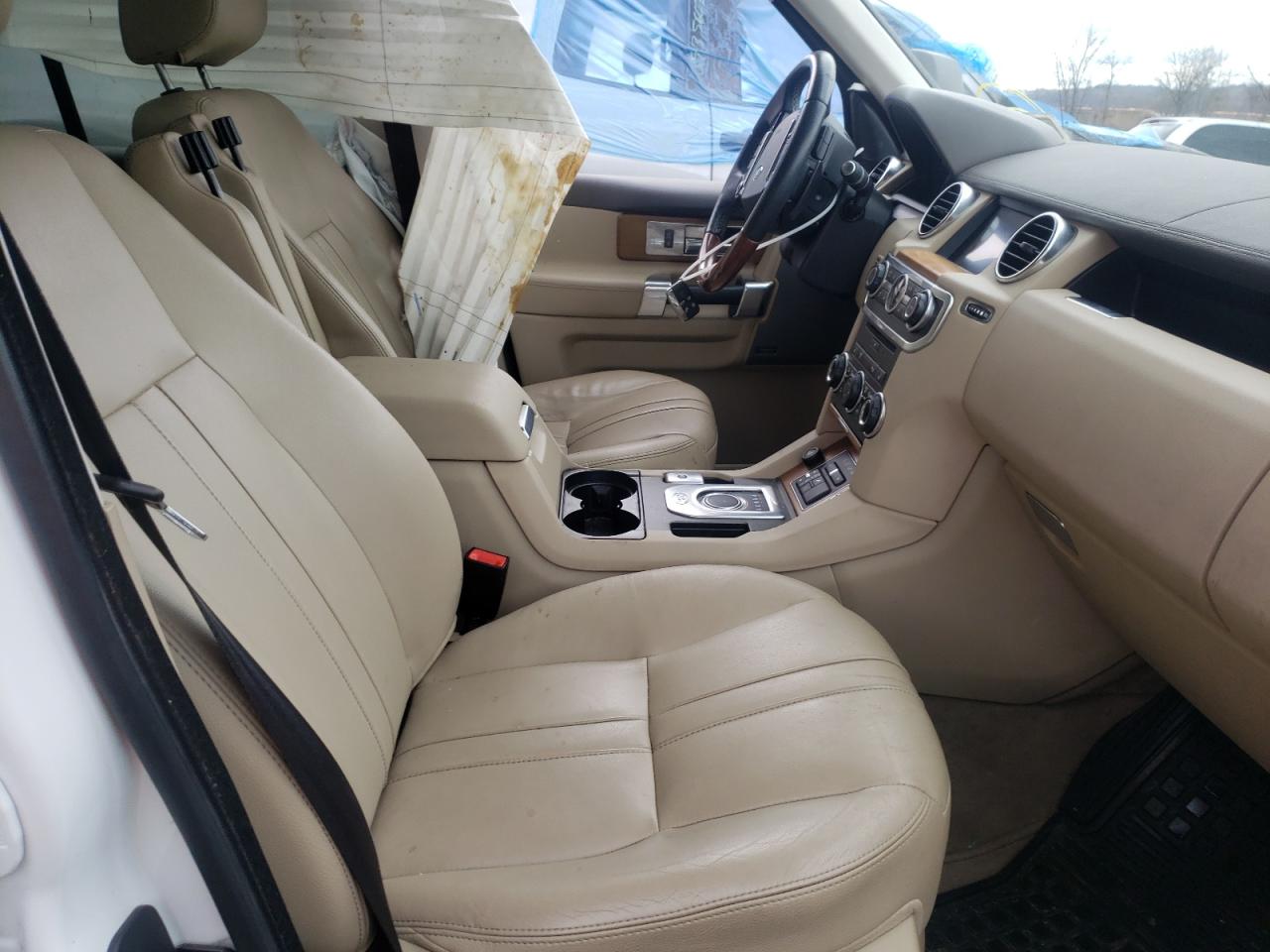 Photo 5 from auction – 2016 LAND ROVER LR4 HSE with VIN SALAG2V69GA808482