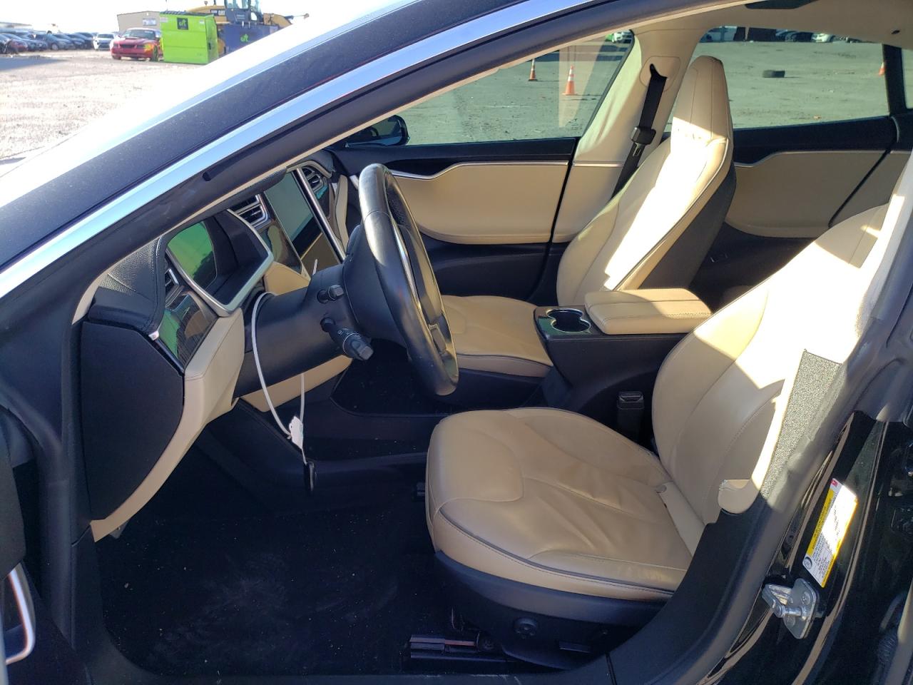Photo 5 from auction – 2013 TESLA MODEL S with VIN 5YJSA1DP5DFP18394