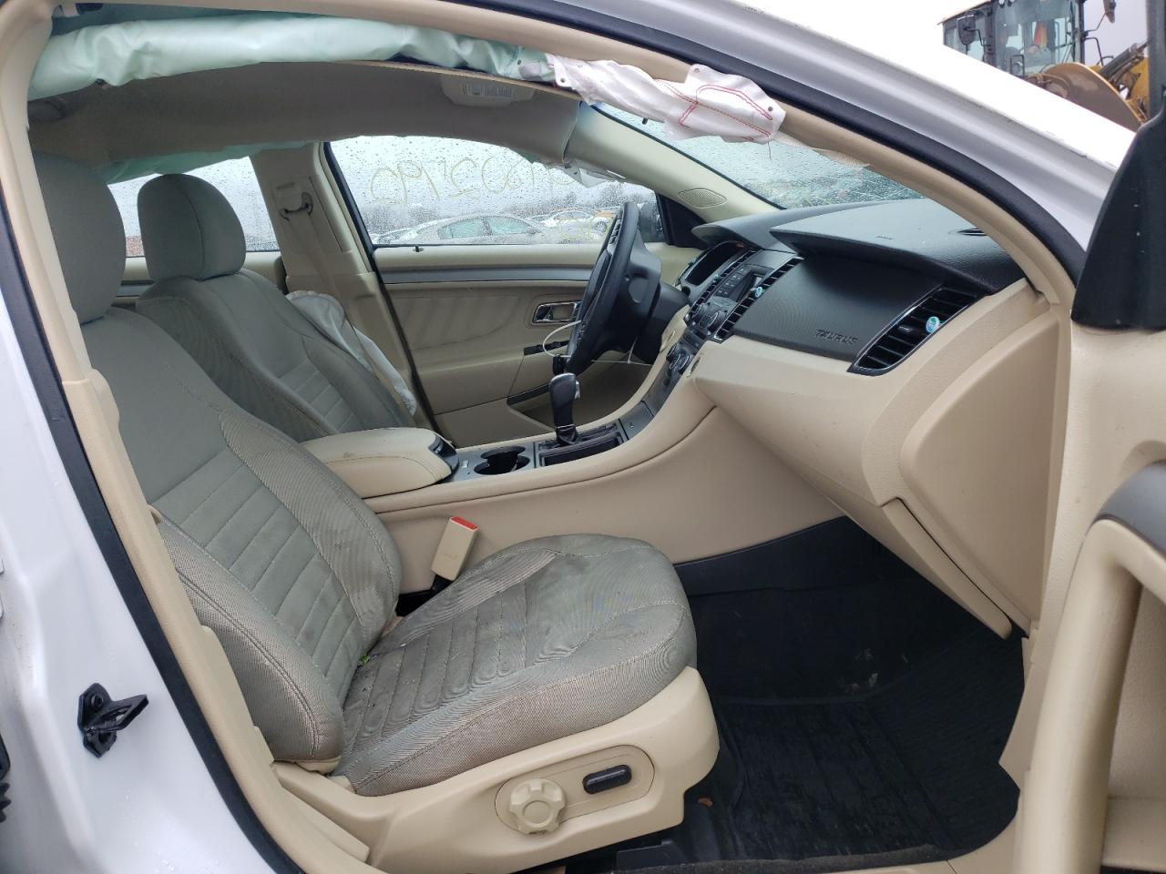 Photo 5 from auction – 2015 FORD TAURUS SE with VIN 1FAHP2D84FG119587