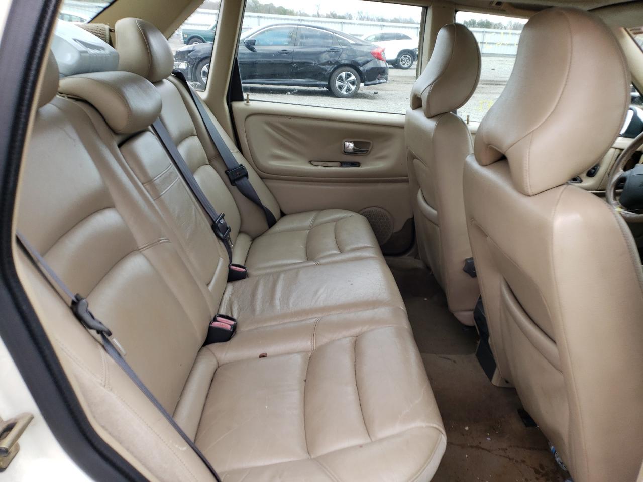 Photo 6 from auction – 2000 VOLVO S70 BASE with VIN YV1LS61J6Y2637325