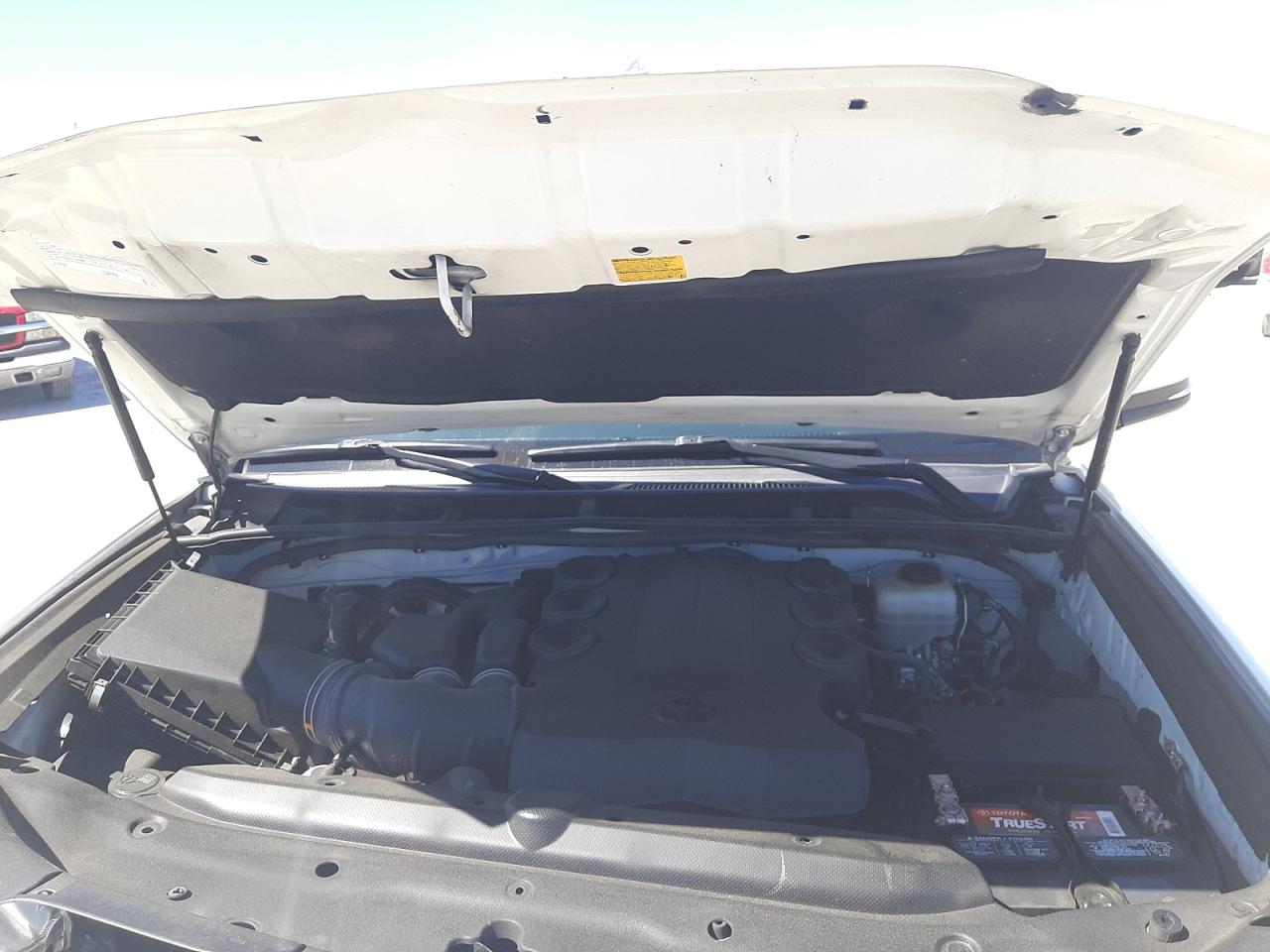 Photo 7 from auction – 2015 TOYOTA 4RUNNER SR with VIN JTEBU5JR0F5272773