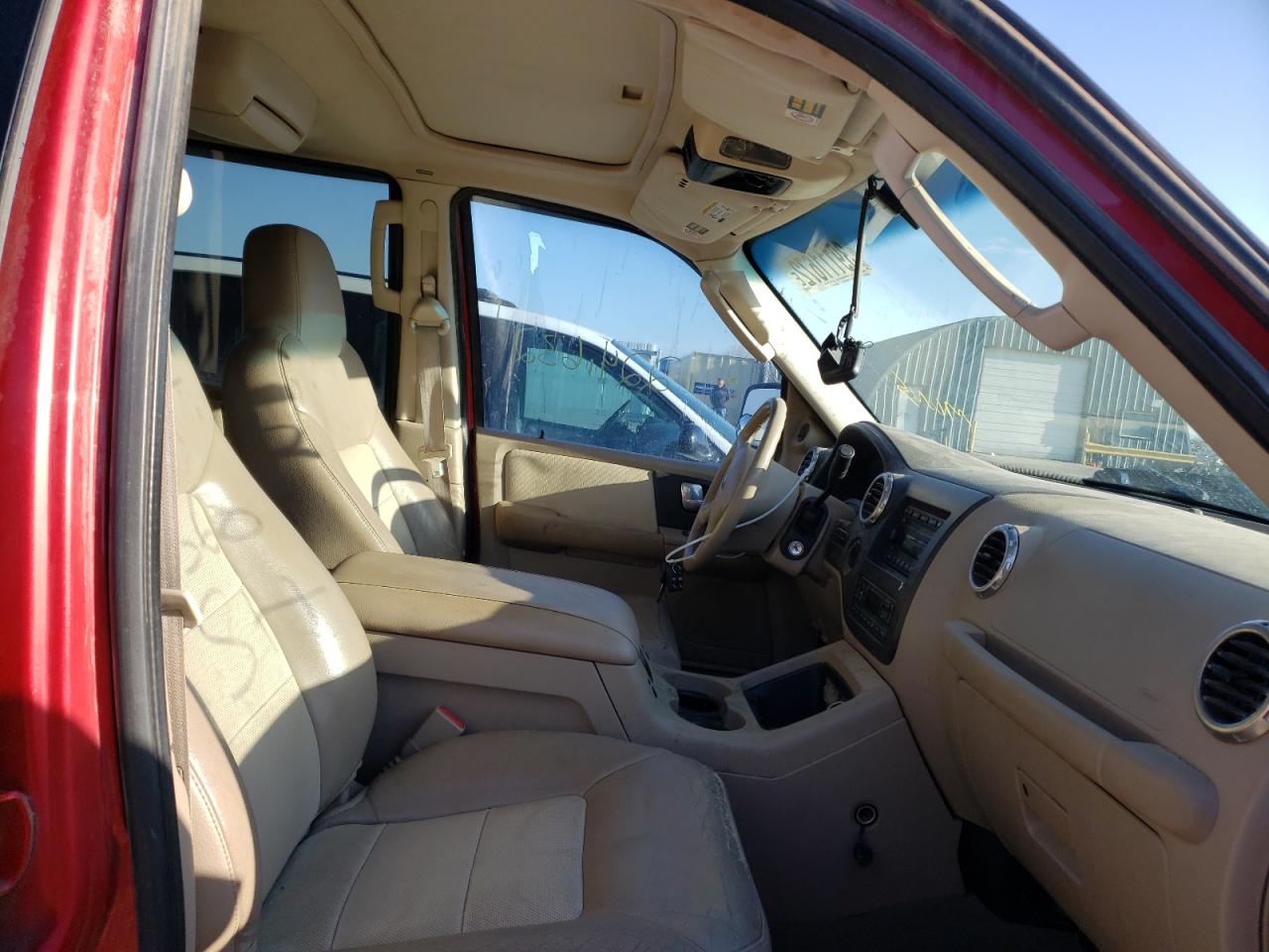 Photo 5 from auction – 2003 FORD EXPEDITION with VIN 1FMFU18L73LB68915