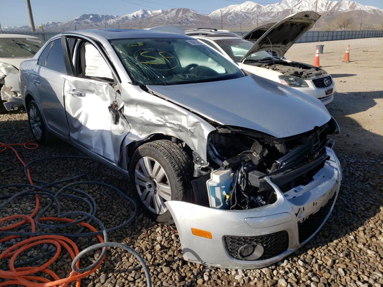 VOLKSWAGEN JETTA 2.5 2007 with VIN 3VWSF81K87M014982 - Photo from auction