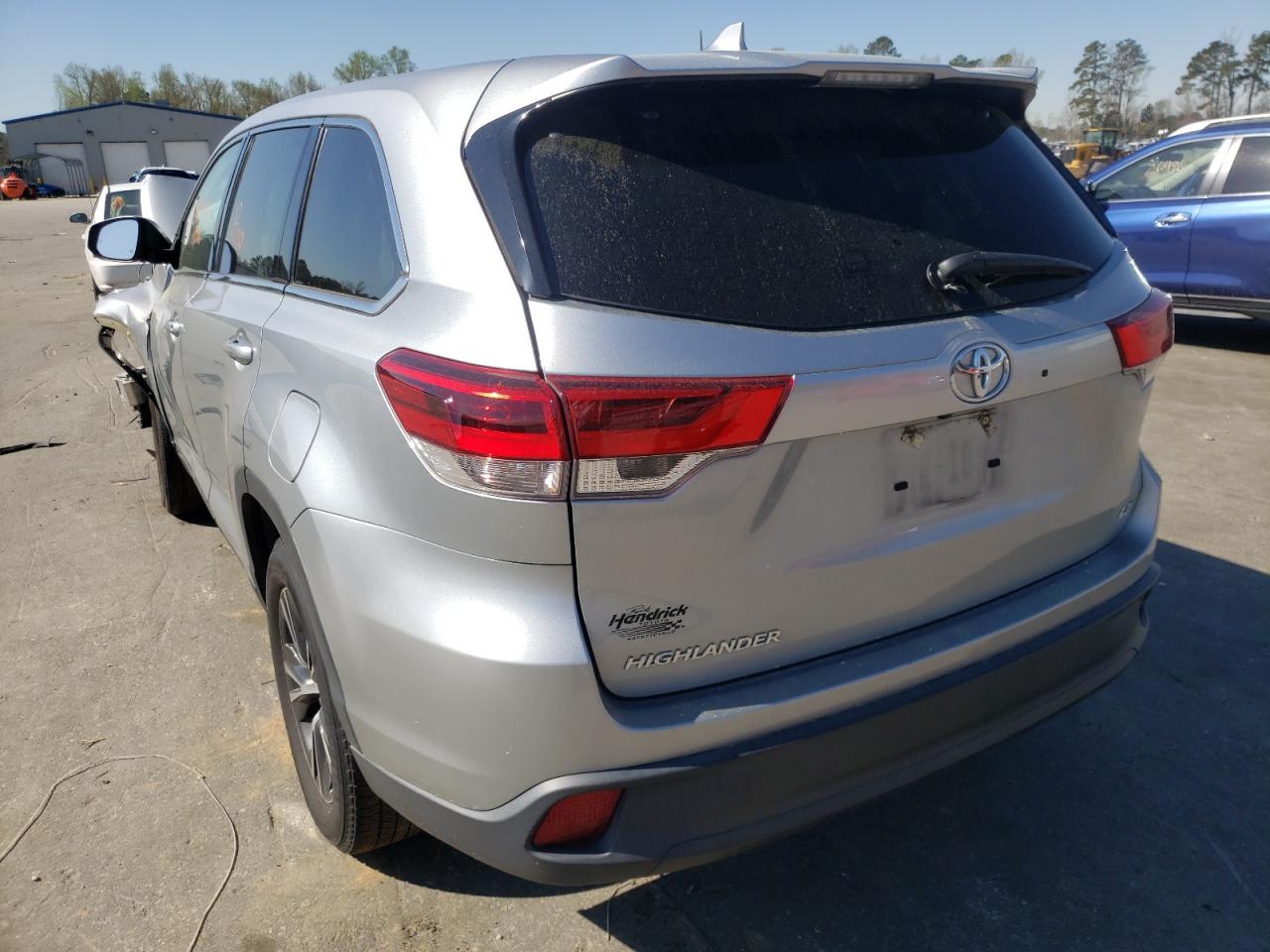Photo 3 from auction – 2019 TOYOTA HIGHLANDER with VIN 5TDZZRFH1KS291672