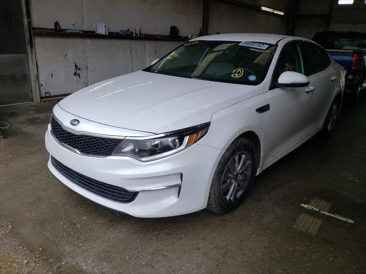 Photo 2 from auction – 2018 KIA OPTIMA LX with VIN 5XXGT4L33JG236838